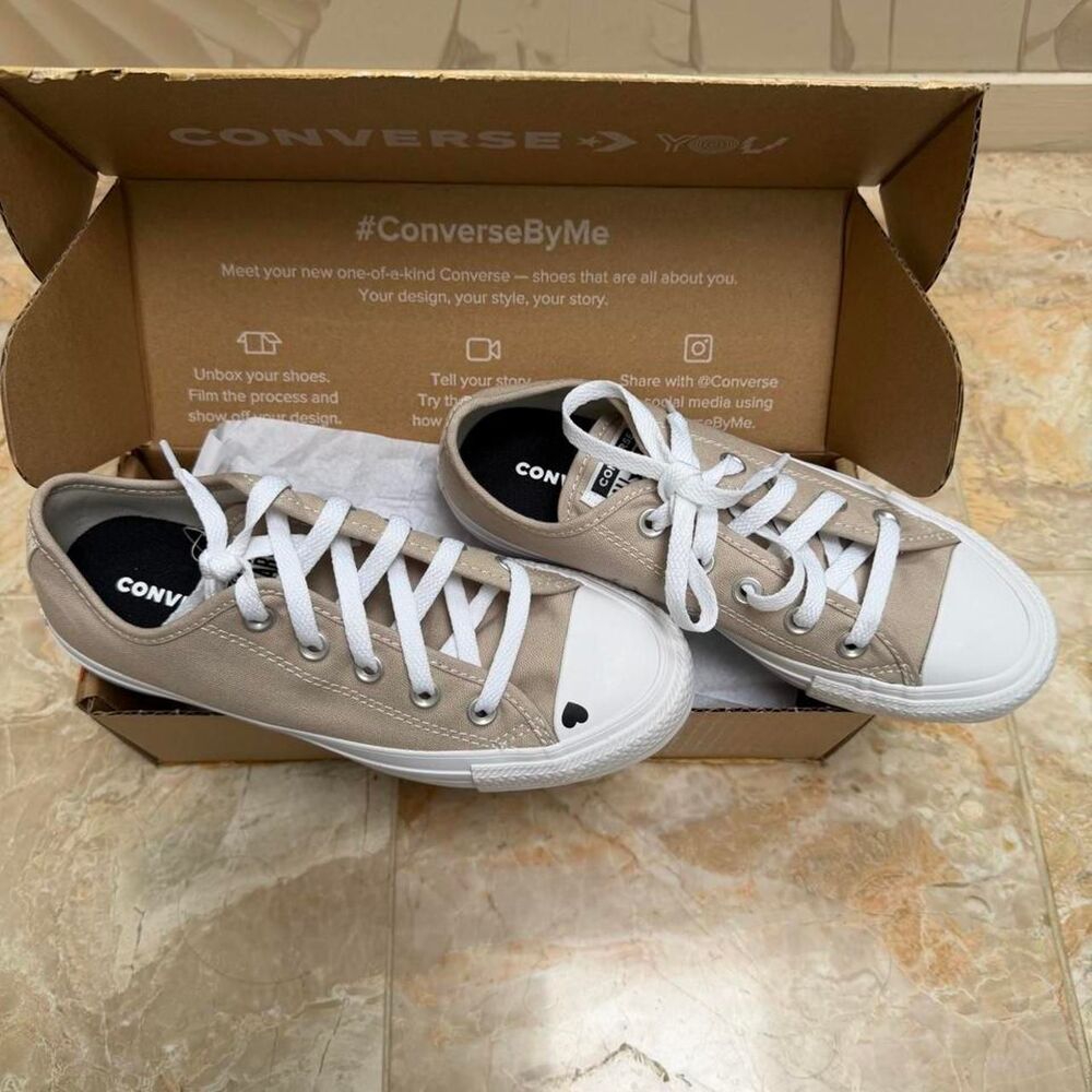 Converse Women's Custom Chuck Taylor Size 6